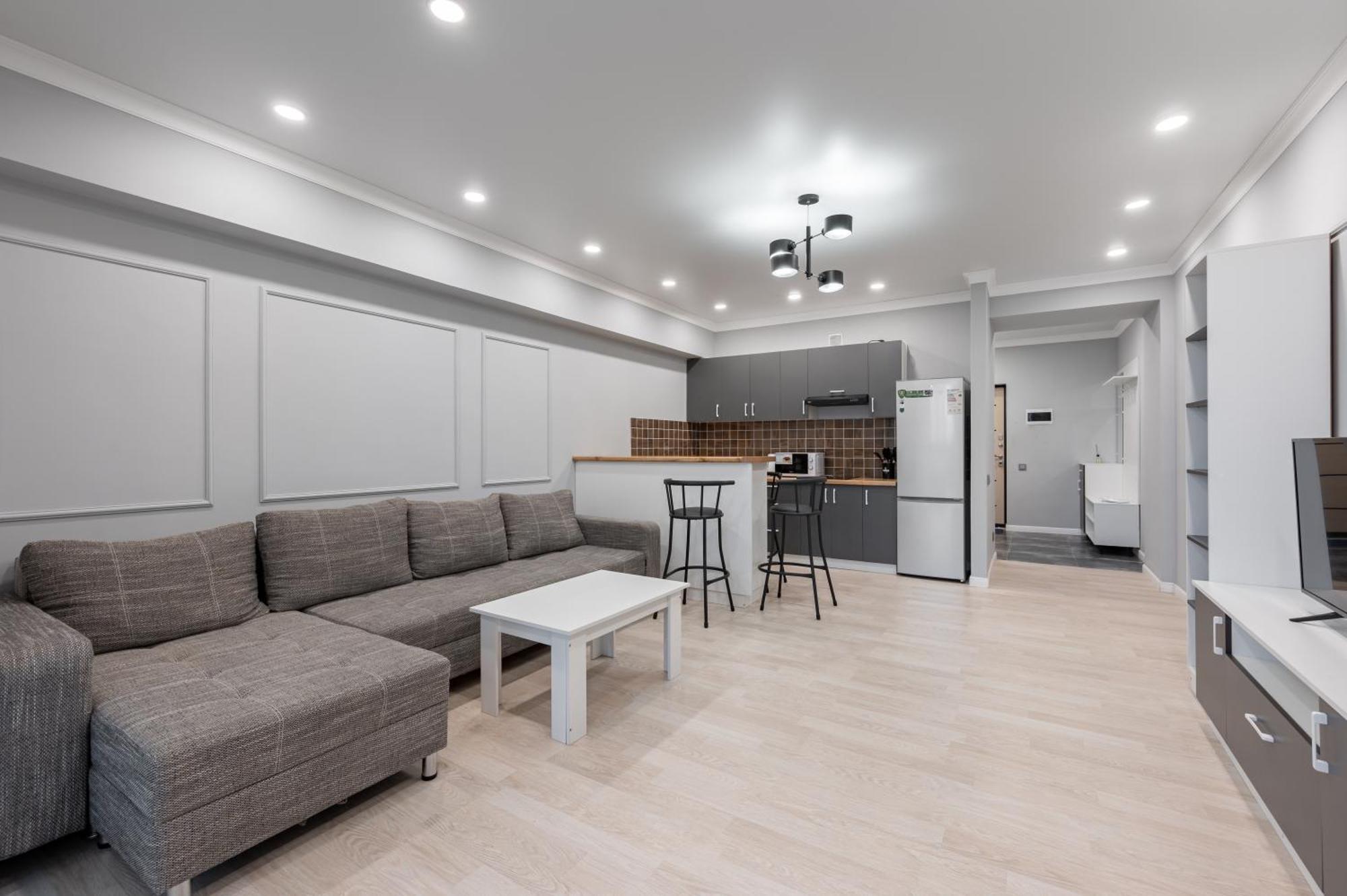 One Bedroom Apartment Next To Arbat In The Heart Of อัลมาตี ภายนอก รูปภาพ