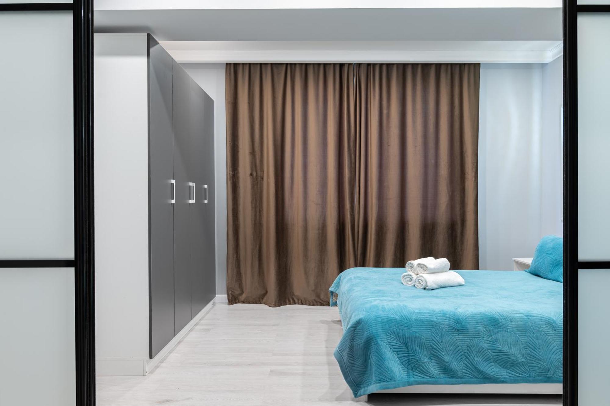 One Bedroom Apartment Next To Arbat In The Heart Of อัลมาตี ภายนอก รูปภาพ